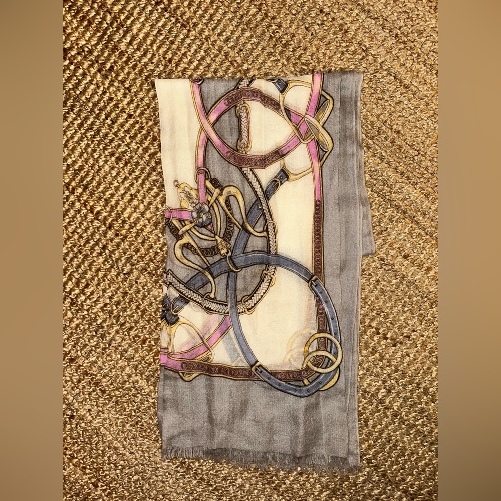 Captiva Cavallo Cashmere Scarf with chain print very light weight - Picture 7 of 8